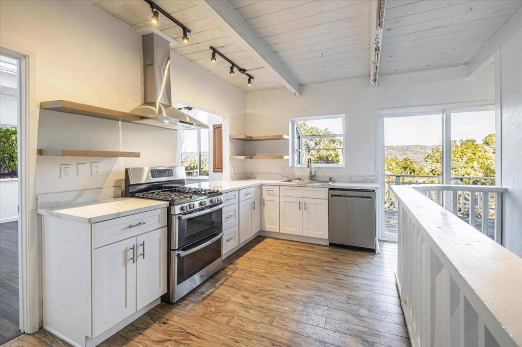 Aptos, CA 95003,734 Loma Prieta DR