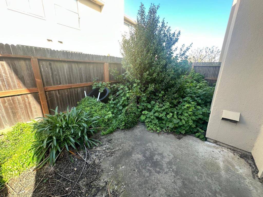 Salinas, CA 93901,130 Nissen RD #2