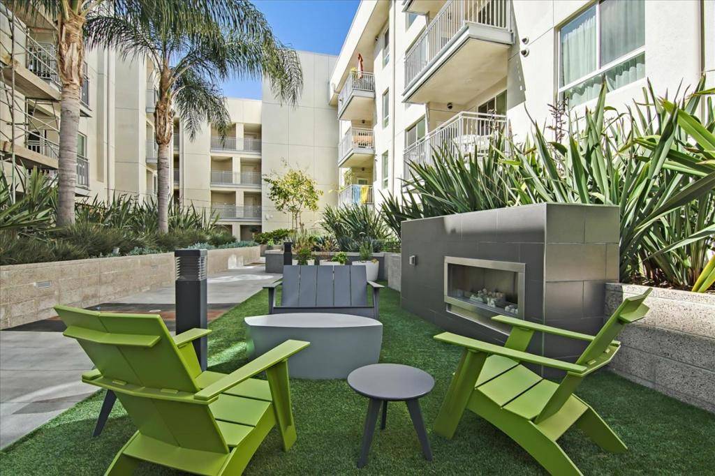 CA 90094,12655 Bluff Creek DR #327