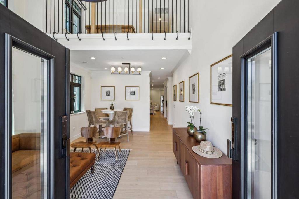 546 Oxford AVE Palo Alto, CA 94306