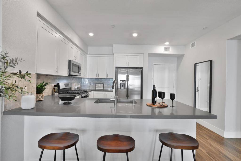 San Jose, CA 95123,5925 Charlotte DR #204
