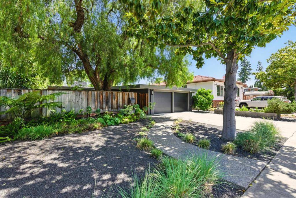 Palo Alto, CA 94303,964 Colonial LN