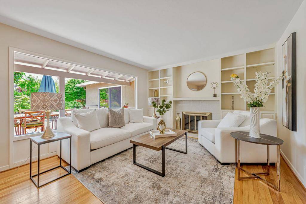 Los Altos, CA 94024,654 Cuesta DR