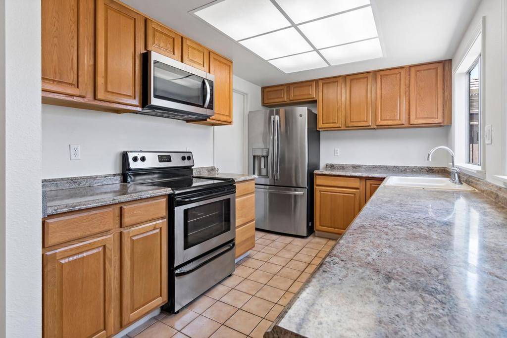 King City, CA 93930,96 River DR #2