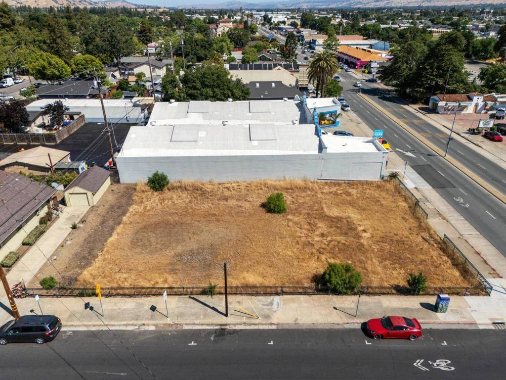 Gilroy, CA 95020,7711 Monterey ST