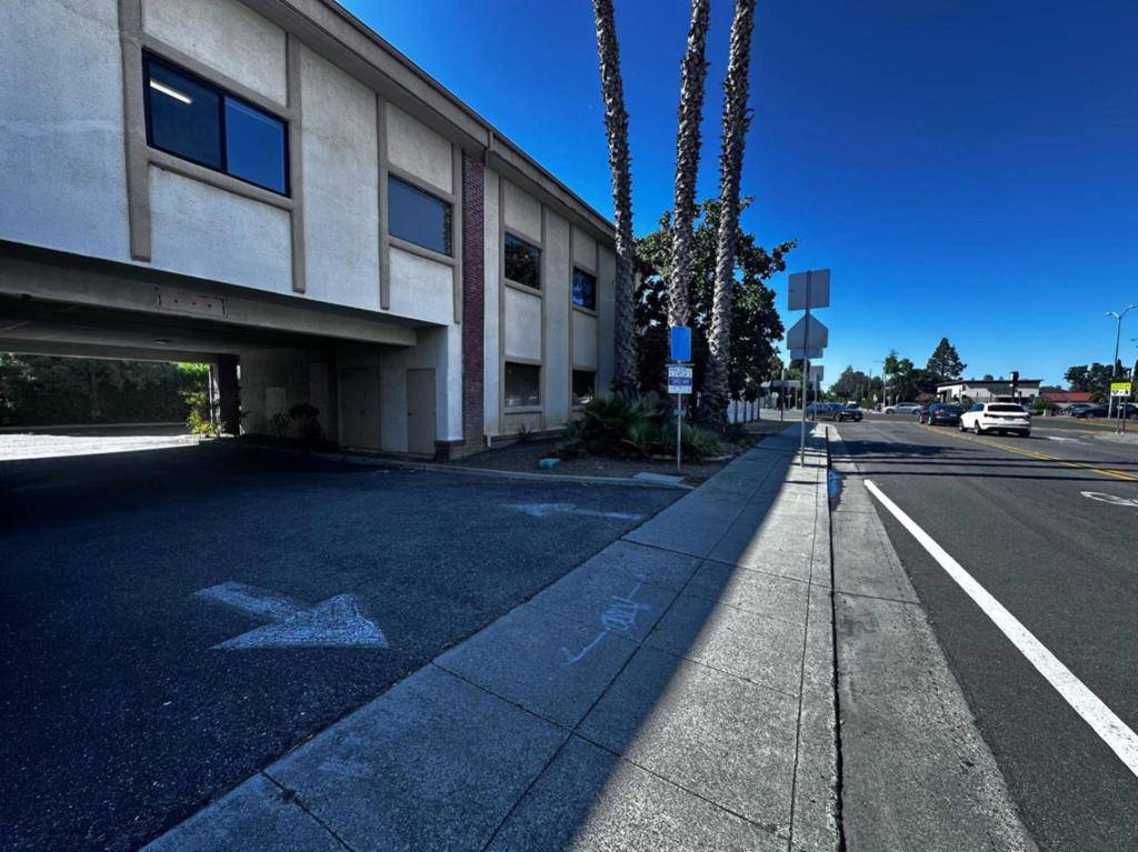 Sunnyvale, CA 94087,998 E El Camino Real