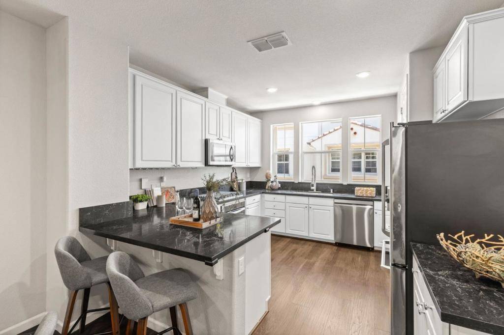 Milpitas, CA 95035,629 Barcelona LOOP