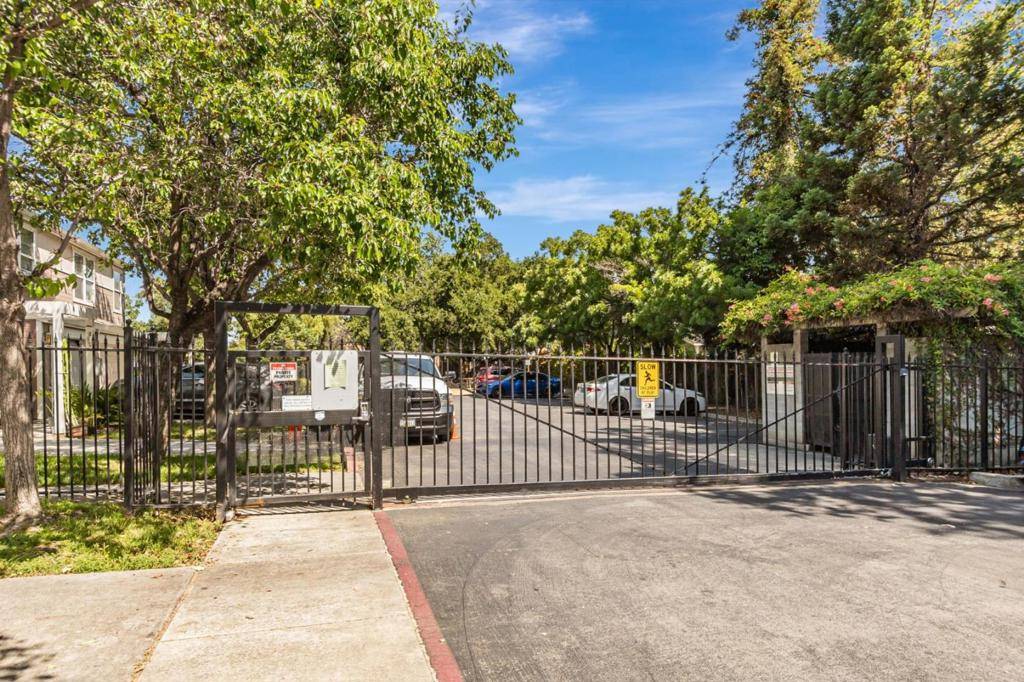 San Jose, CA 95116,2045 E San Antonio ST