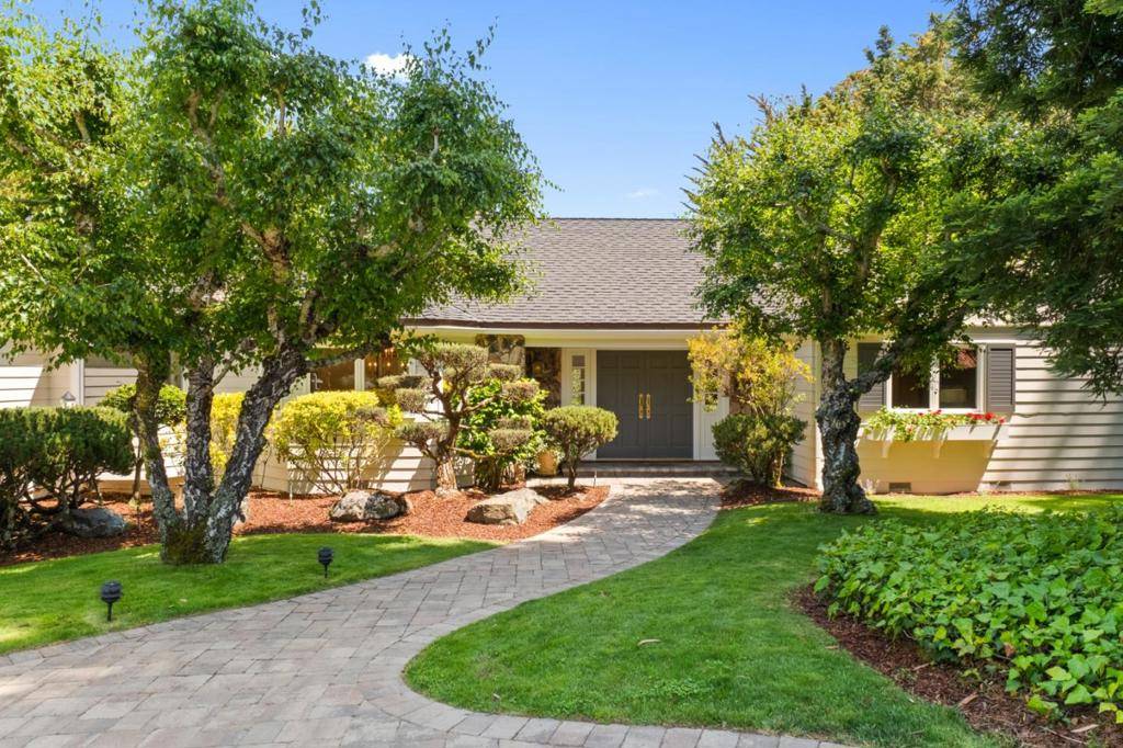Hillsborough, CA 94010,2295 Skyfarm DR