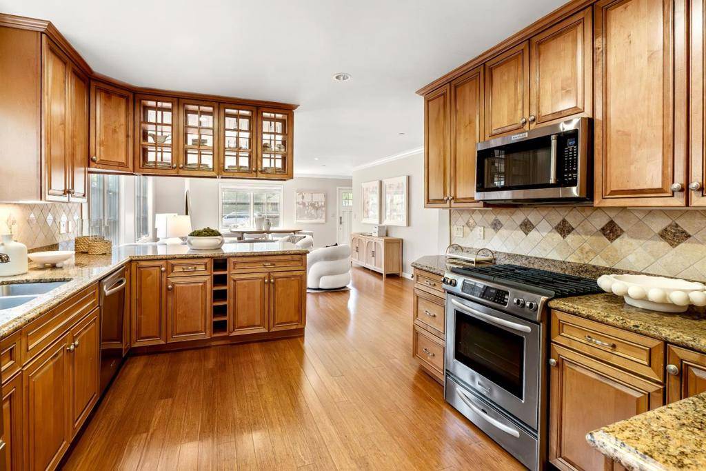 Menlo Park, CA 94025,475 8th AVE