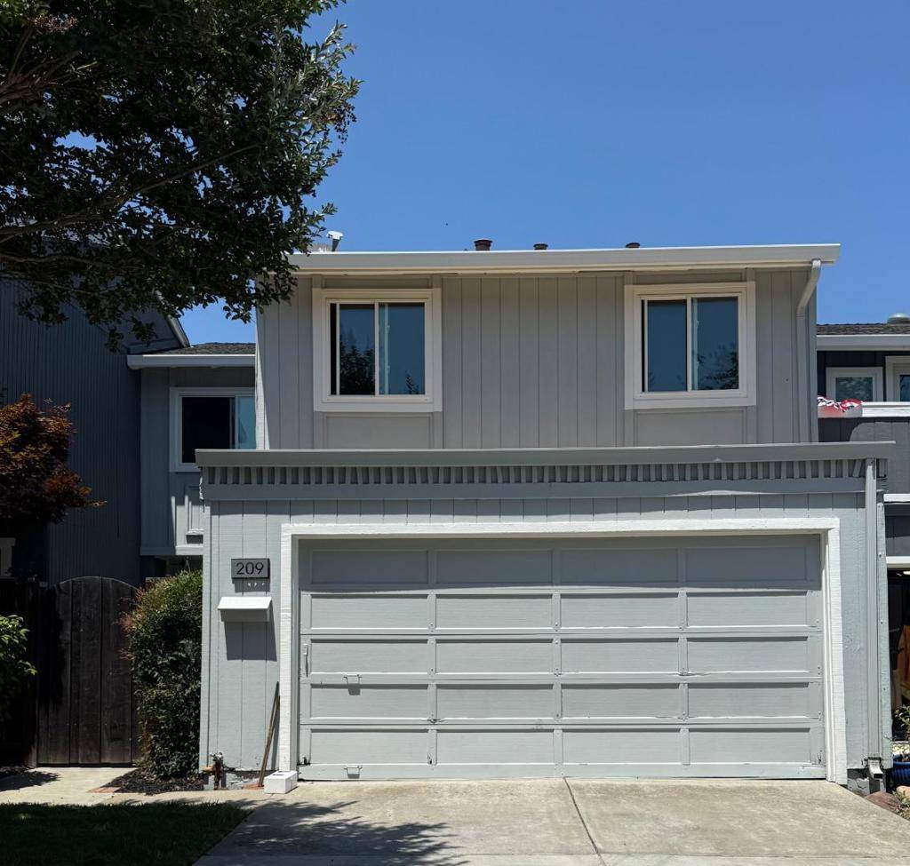 Los Gatos, CA 95032,209 Elm Wood CT