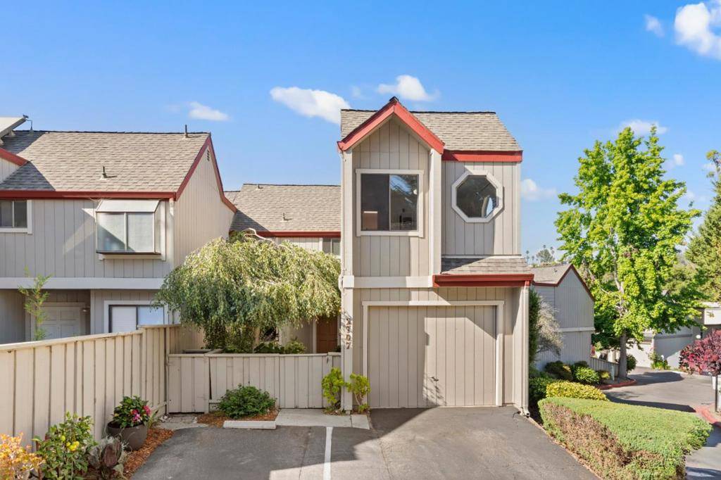 Santa Cruz, CA 95065,2707 Amberwood LN