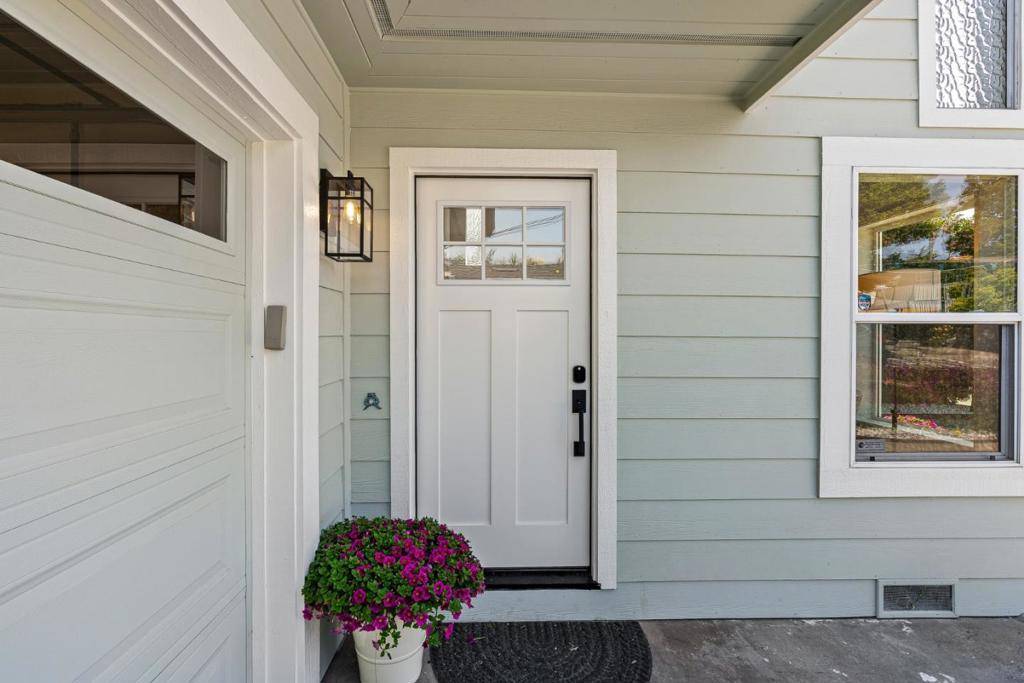 Aptos, CA 95003,227 Center AVE