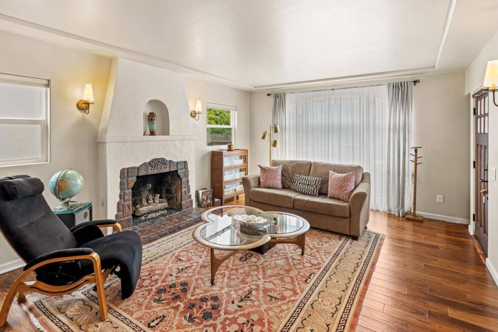 Monterey, CA 93940,118 El Dorado ST