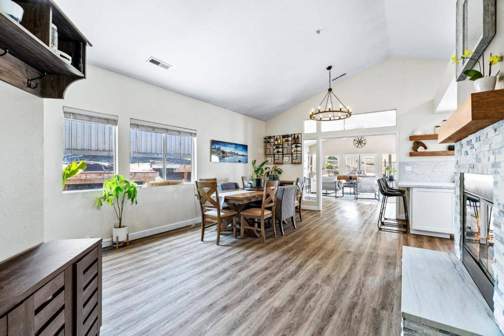 Salinas, CA 93908,26446 Honor LN