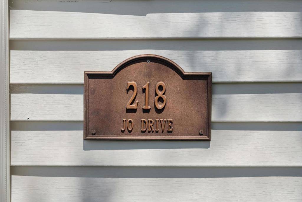 Los Gatos, CA 95032,218 Jo DR