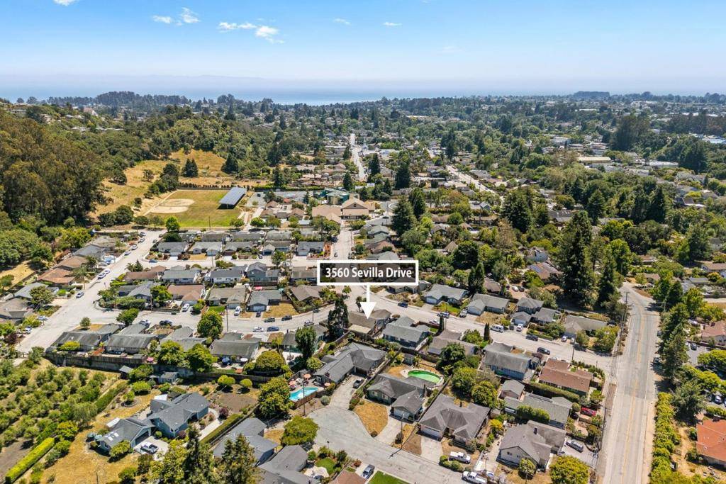 Soquel, CA 95073,3560 Sevilla DR
