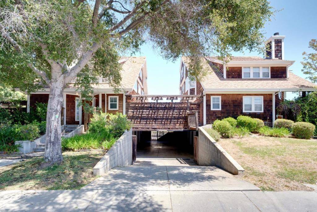 Cupertino, CA 95014,21697 Lomita AVE