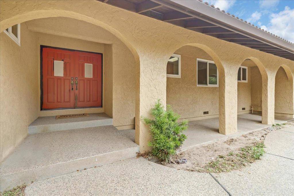 Salinas, CA 93907,19515 Vierra Canyon RD