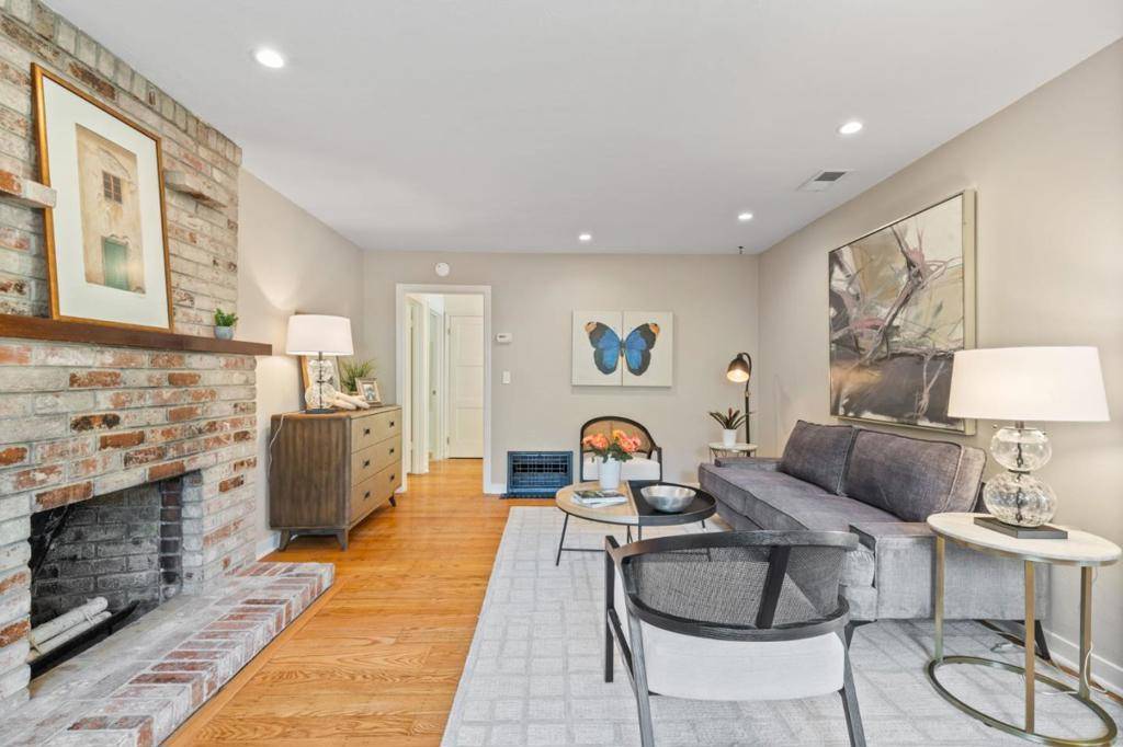 Menlo Park, CA 94025,166 Willow RD