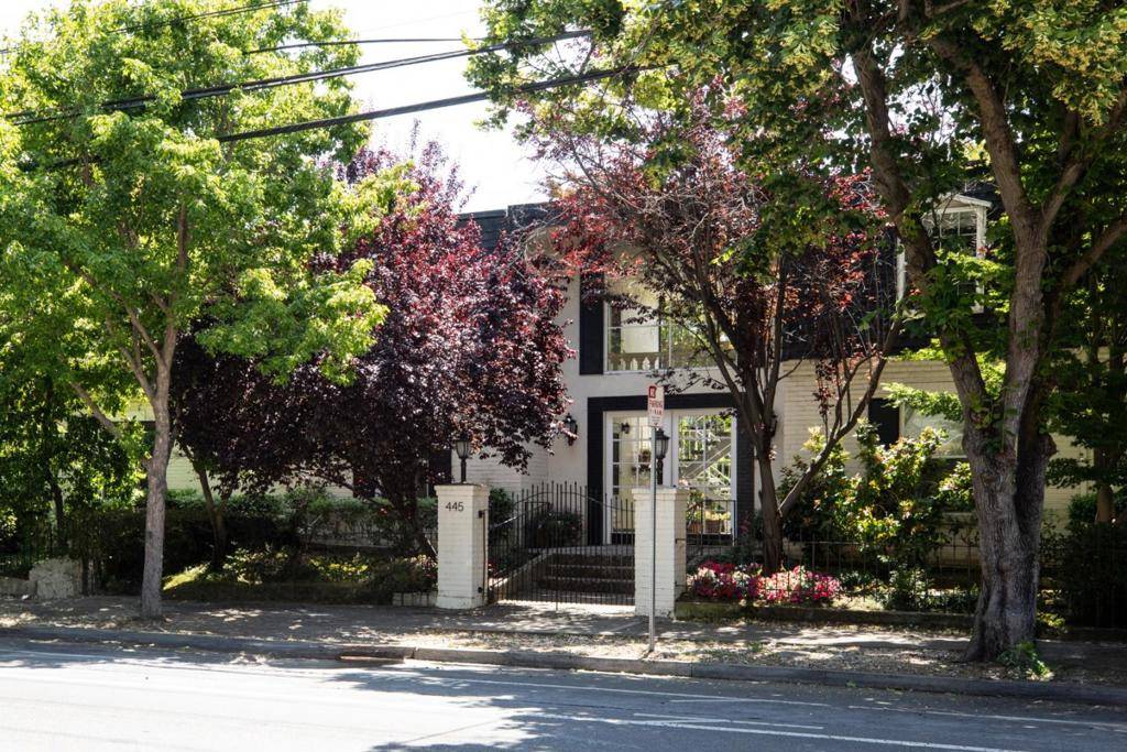 Menlo Park, CA 94025,445 Oak Grove AVE #4
