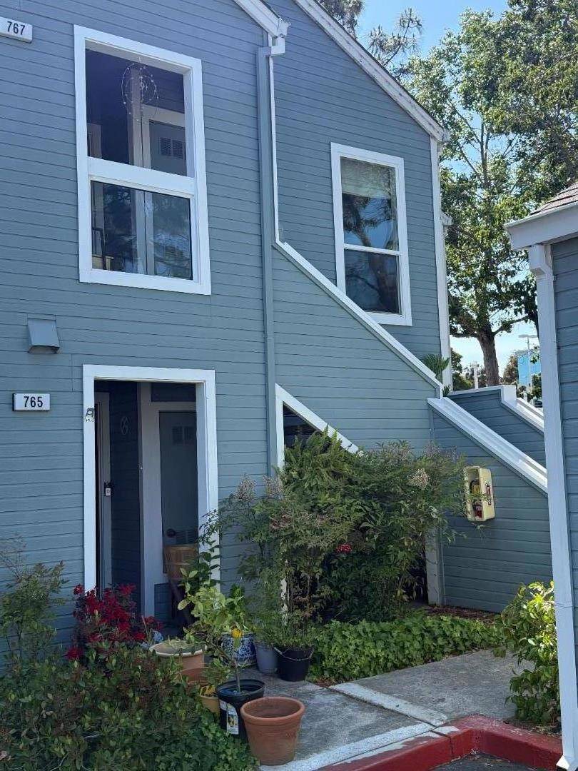 CA 94065,767 Portwalk PL