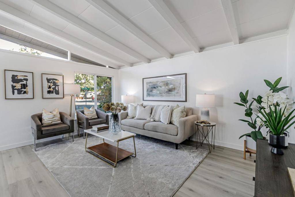 Sunnyvale, CA 94089,761 Lakeknoll DR