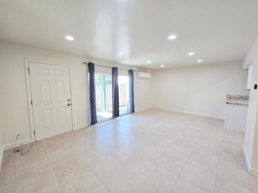 Cupertino, CA 95014,10218 E Park CIR #1