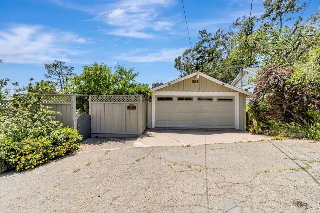 Oakland, CA 94611,6827 Ridgewood DR