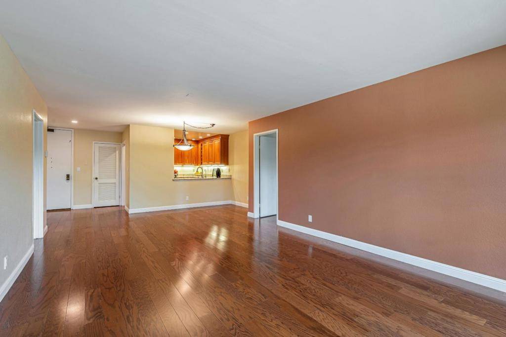 Menlo Park, CA 94025,2140 Santa Cruz AVE #E 104