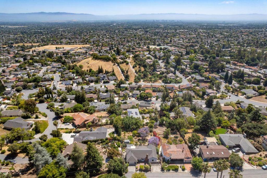 San Jose, CA 95127,10741 Ridgeview AVE