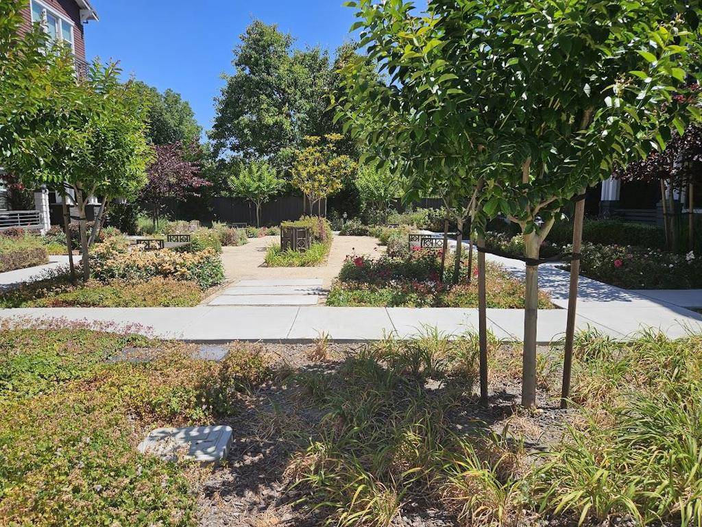 Mountain View, CA 94040,122 Ranch LN