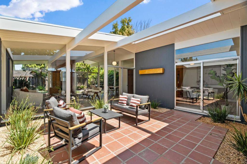 Sunnyvale, CA 94087,1472 Kingfisher WAY