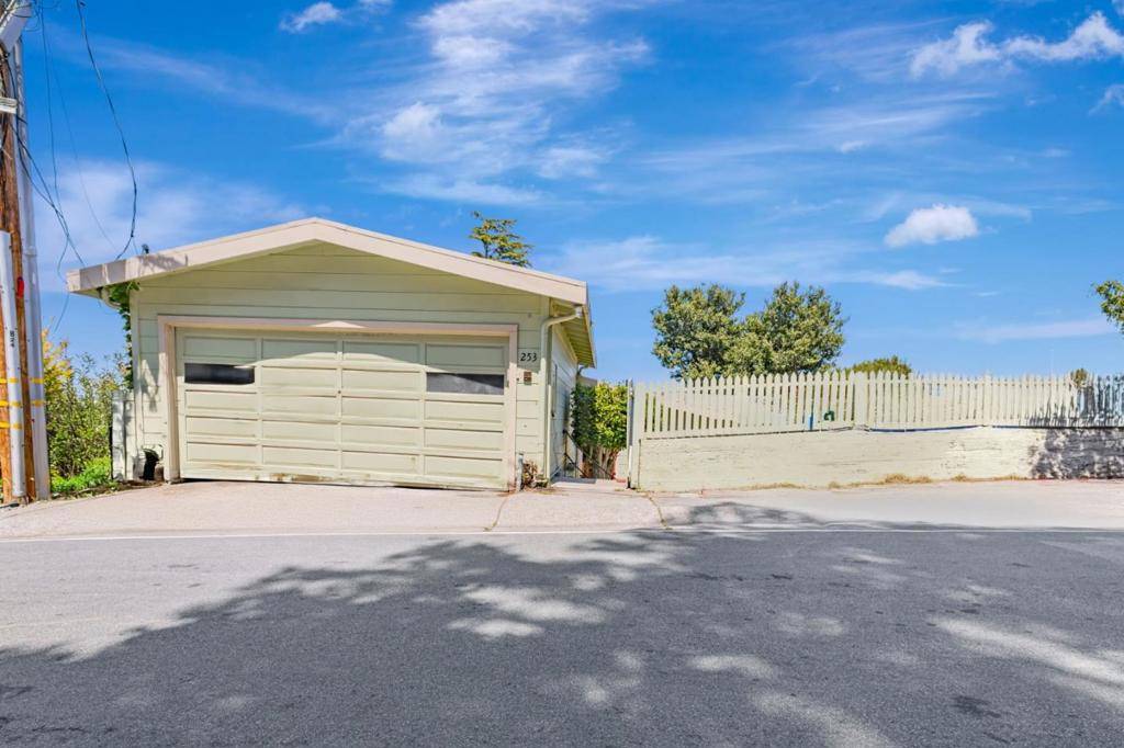 Brisbane, CA 94005,253 Humboldt RD