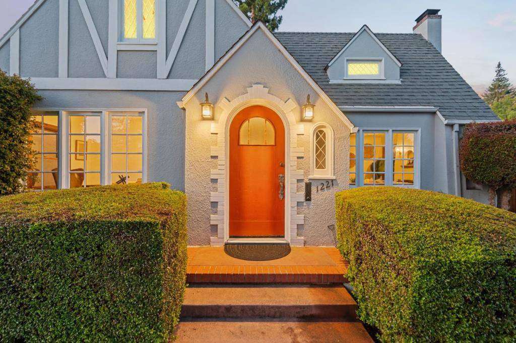 Palo Alto, CA 94301,1221 Middlefield RD