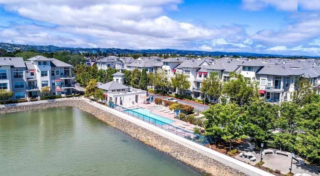 Redwood City, CA 94065,500 Baltic CIR #526