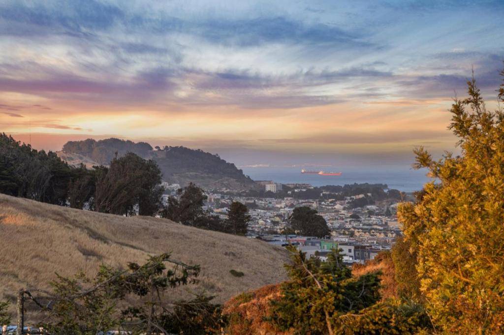 San Francisco, CA 94112,22 Chicago WAY