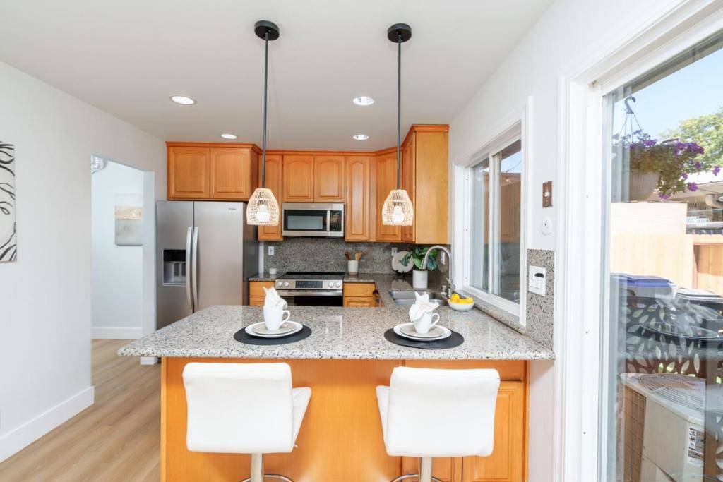 San Jose, CA 95121,1491 Carmen CT