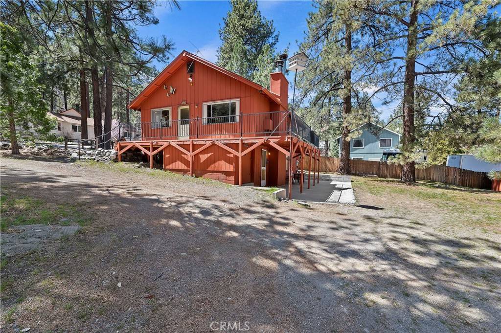 Wrightwood, CA 92397,990 Lark RD