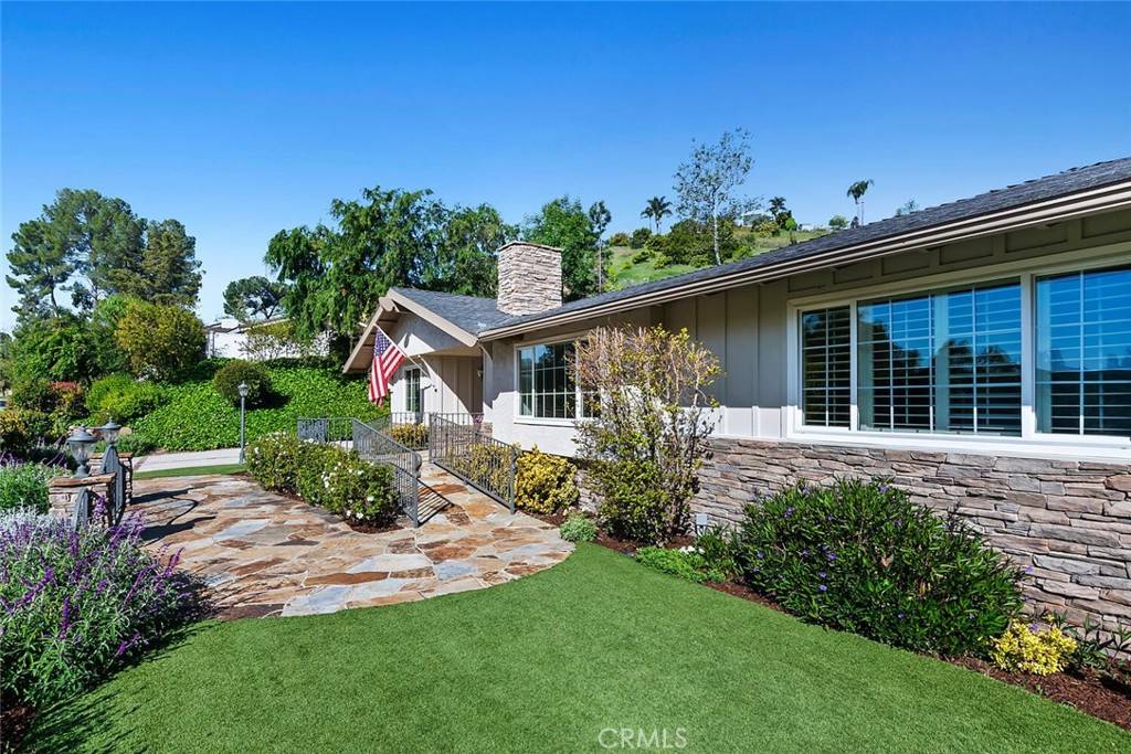 Thousand Oaks, CA 91360,611 Camino Manzanas