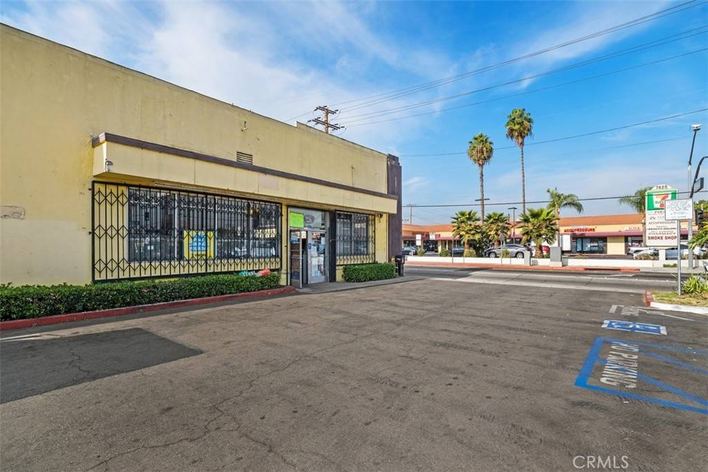 Bell Gardens, CA 90201,5658 Clara ST
