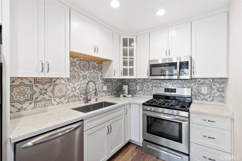 Fallbrook, CA 92028,868 E. Alvarado #6