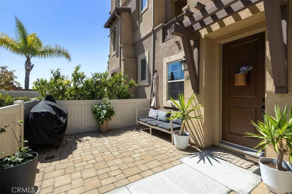 Oceanside, CA 92056,1289 Via Lucero