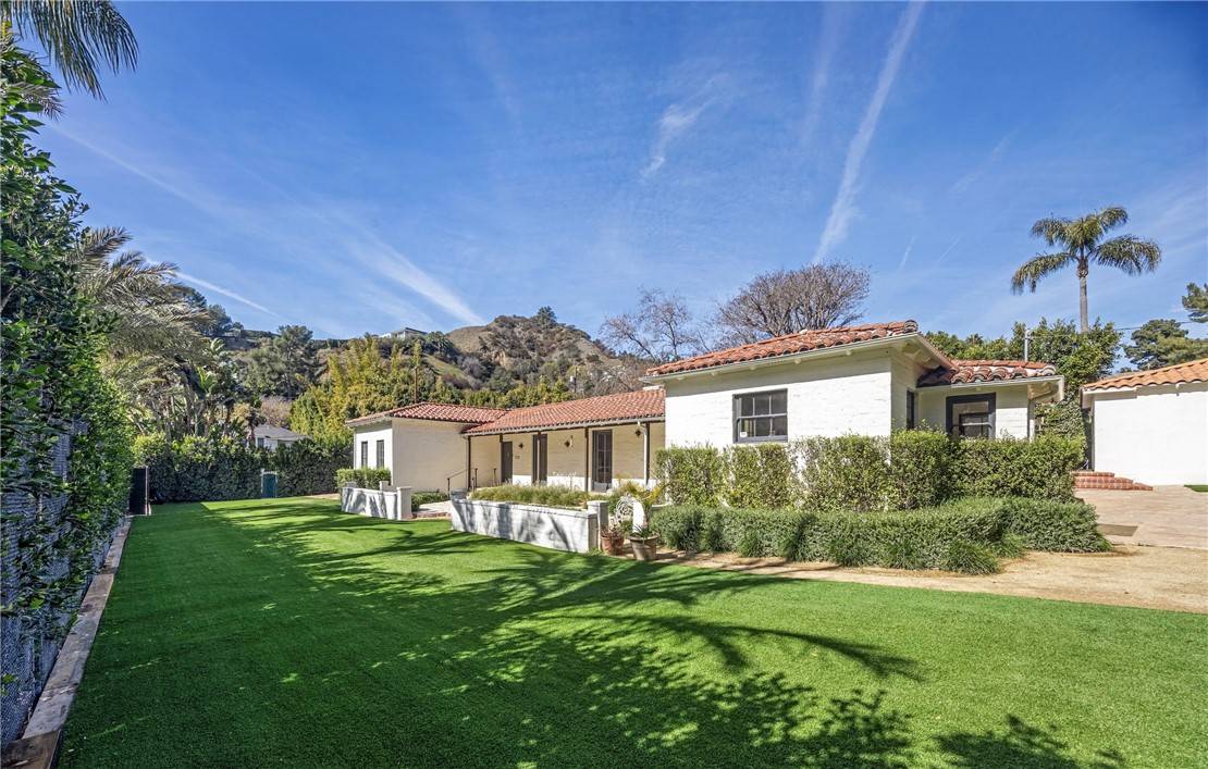 Beverly Hills, CA 90210,1720 Coldwater Canyon DR