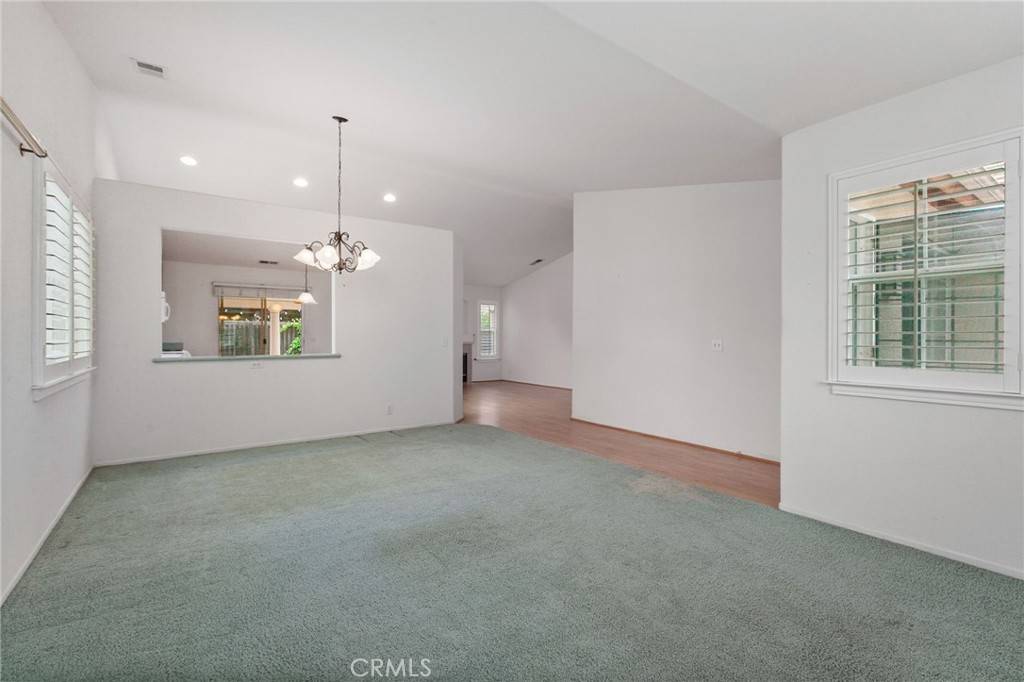 Escondido, CA 92027,557 Alta Meadow LN