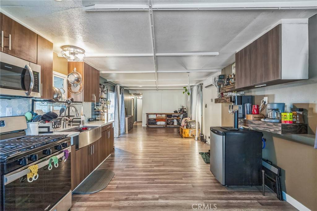 Hemet, CA 92543,1097 North State Street #43