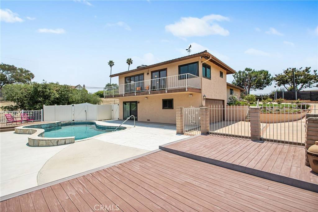 Vista, CA 92084,1238 Barbara DR