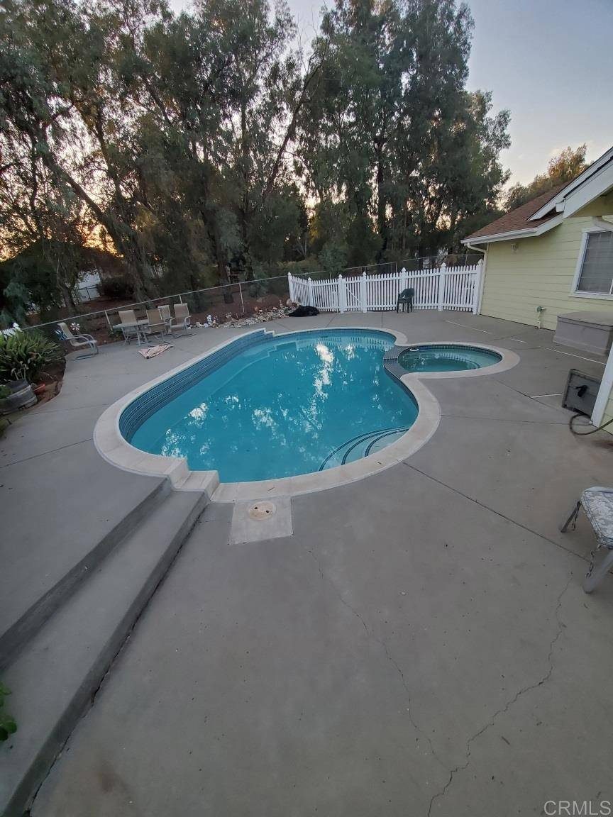 Ramona, CA 92065,1020 Susan LN