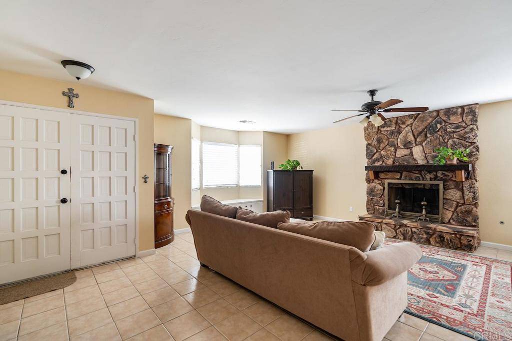 San Diego, CA 92126,8630 Aquarius DR