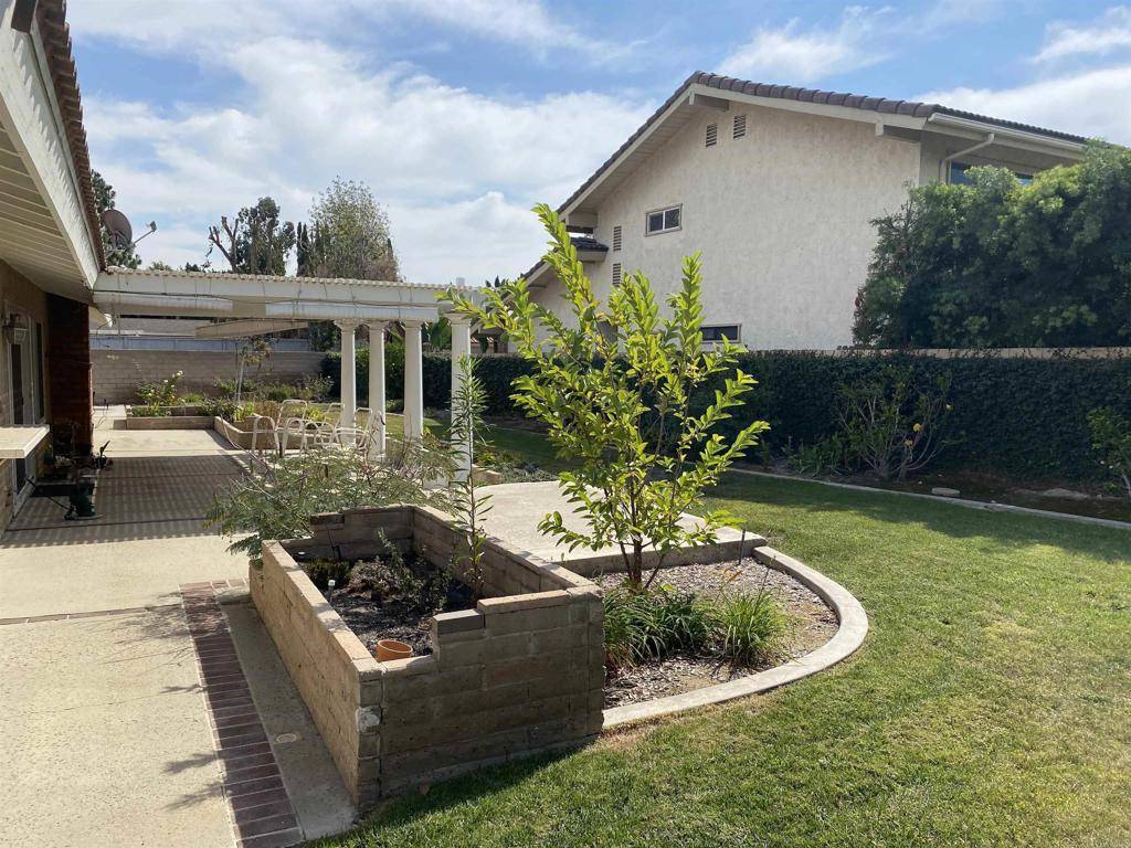 Villa Park, CA 92861,17962 Lincoln St